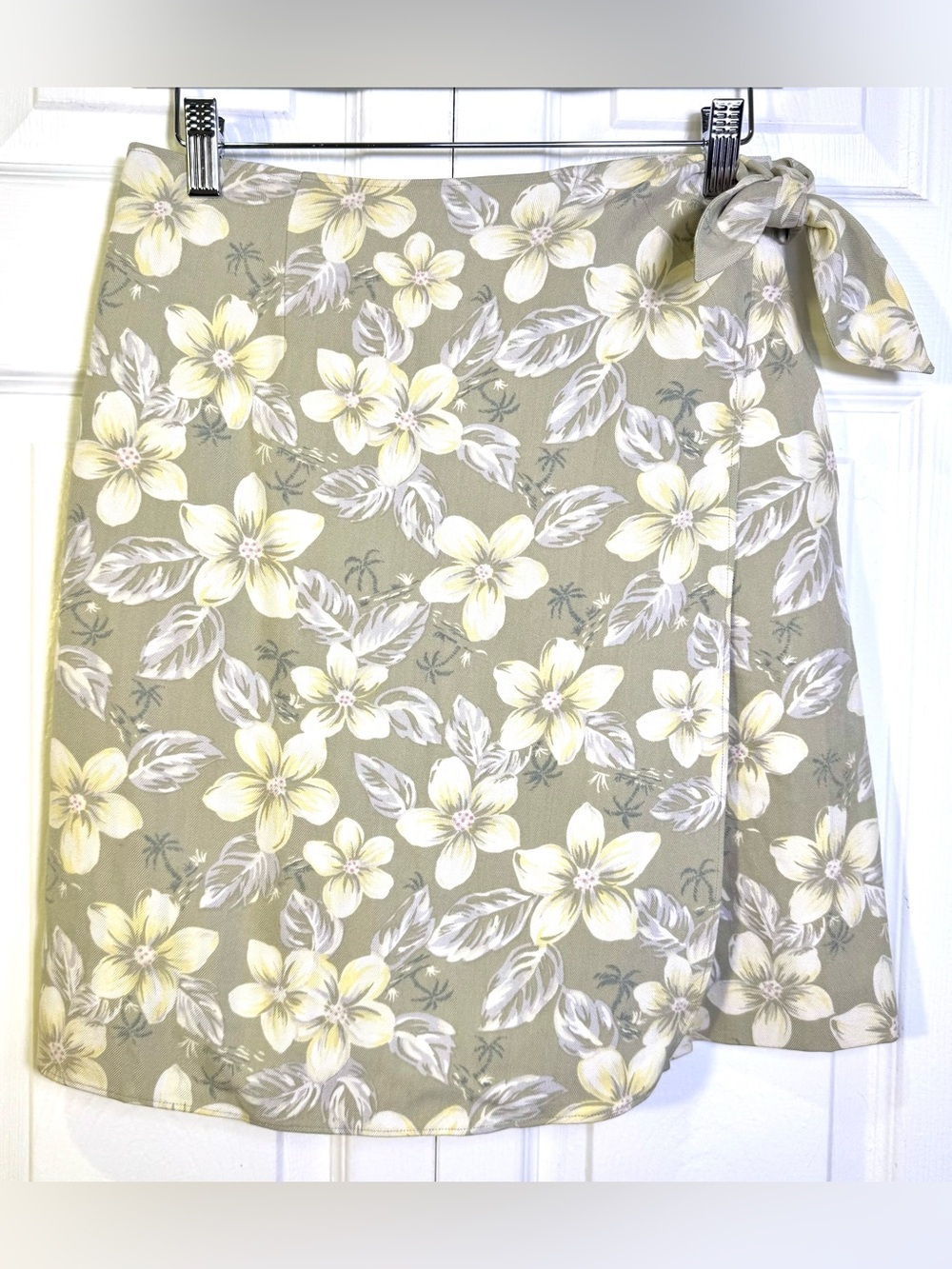 EP Pro 100% Silk Floral Golf Skort | Wrap Front | Size 8 | EUC